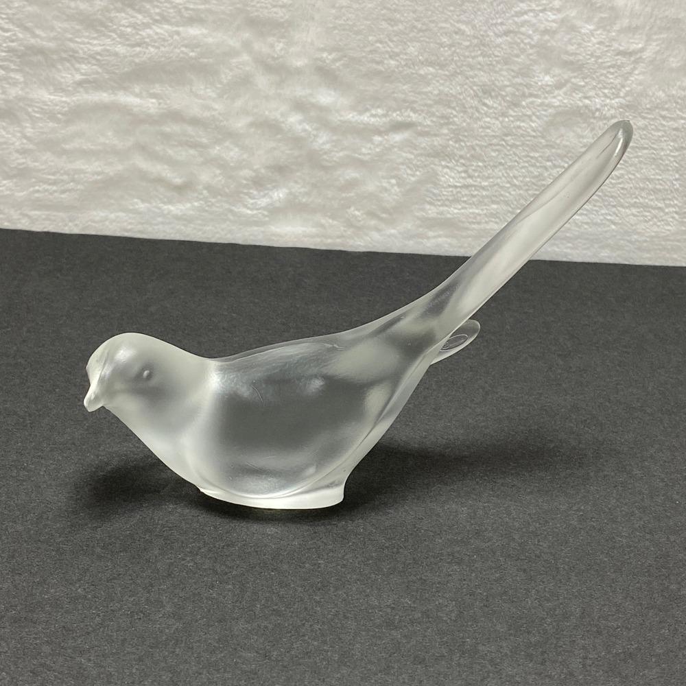 Fenton VTG Art Glass Happiness Bird Figurine Satin Frosted Dove MCM Sculpture‎